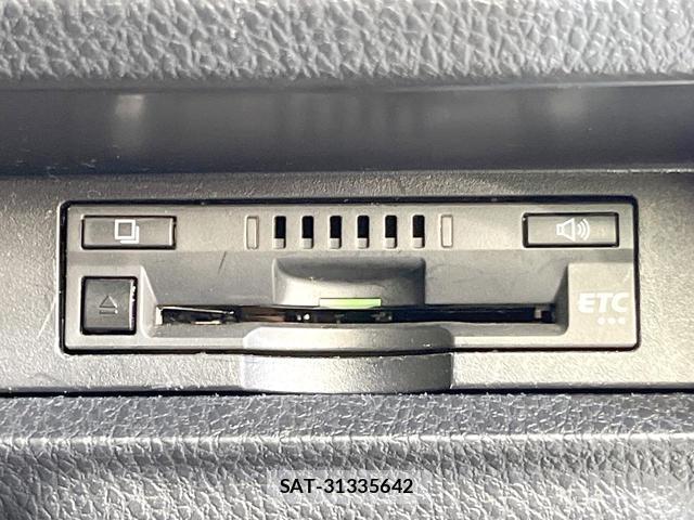 Toyota NOAH 2015-04 8814840-6