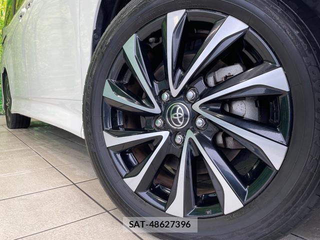 Toyota NOAH 2023-04 8814886-12