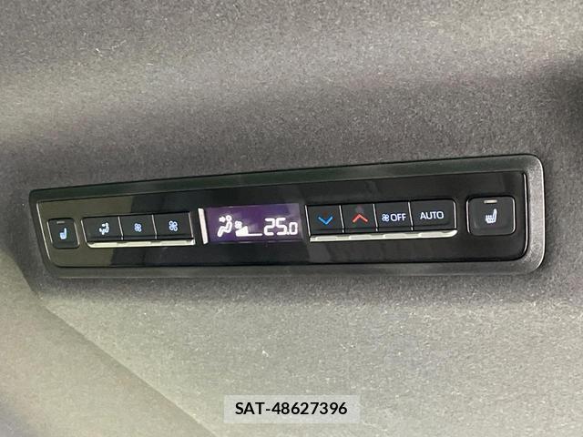 Toyota NOAH 2023-04 8814886-5