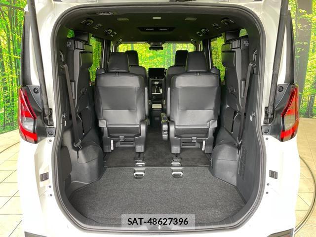 Toyota NOAH 2023-04 8814886-9
