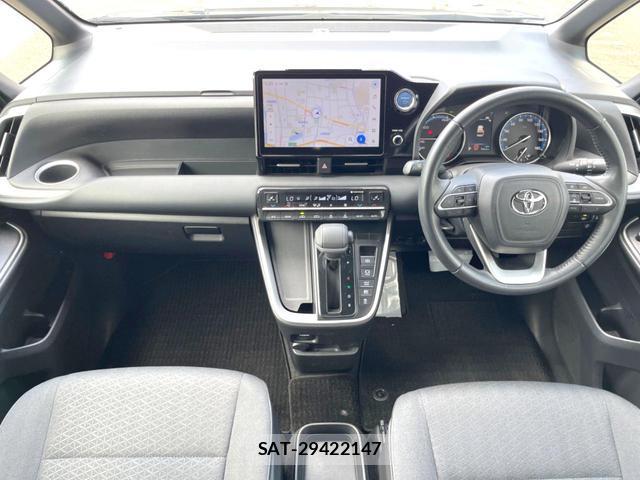 Toyota NOAH 2022-04 8814935-1