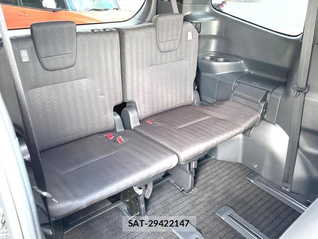 Toyota NOAH 2022-04 8814935-10