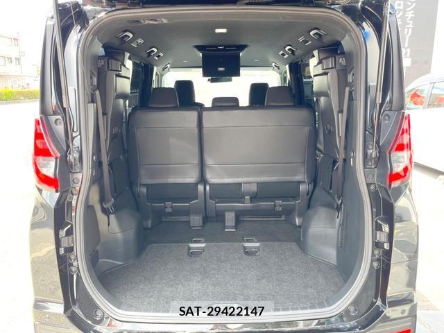 Toyota NOAH 2022-04 8814935-11