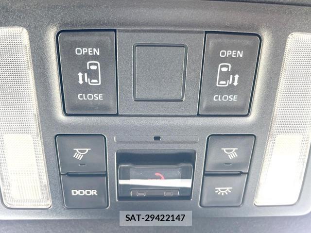Toyota NOAH 2022-04 8814935-6