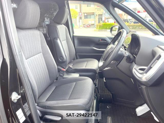 Toyota NOAH 2022-04 8814935-8