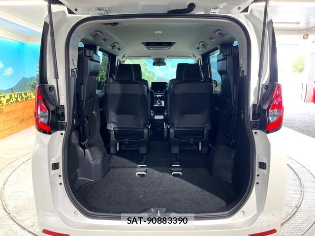 Toyota NOAH 2023-05 8815079-10