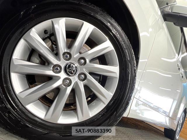 Toyota NOAH 2023-05 8815079-12