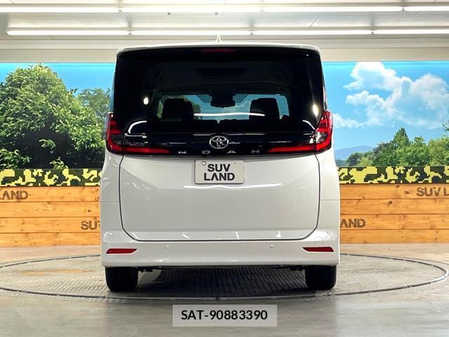 Toyota NOAH 2023-05 8815079-14