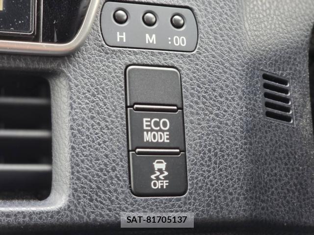 Toyota NOAH 2017-09 8815170-17