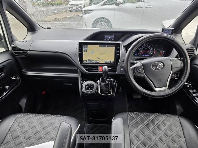 Toyota NOAH 2017-09 8815170-2