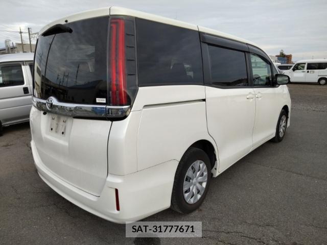 Toyota NOAH 2021-09 8815346-2