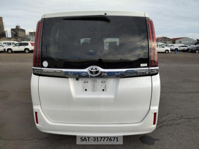 Toyota NOAH 2021-09 8815346-3