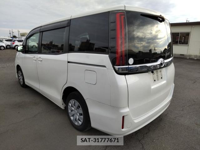 Toyota NOAH 2021-09 8815346-4