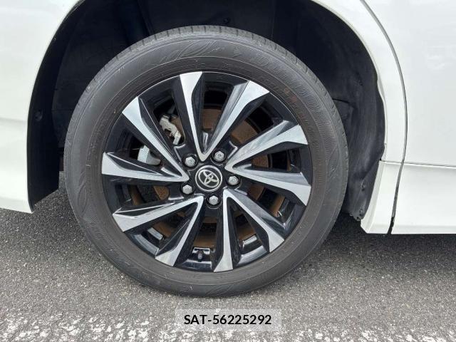 Toyota NOAH 2023-01 8815632-7