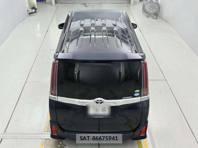 Toyota NOAH 2017-09 8815642-11