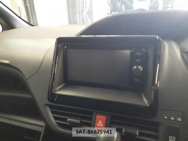 Toyota NOAH 2017-09 8815642-3