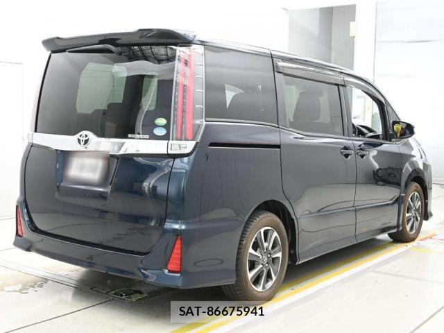 Toyota NOAH 2017-09 8815642-7