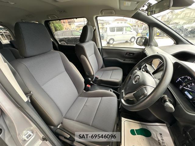Toyota NOAH 2021-07 8815699-12