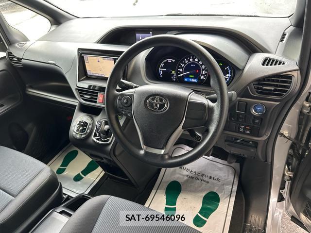 Toyota NOAH 2021-07 8815699-13