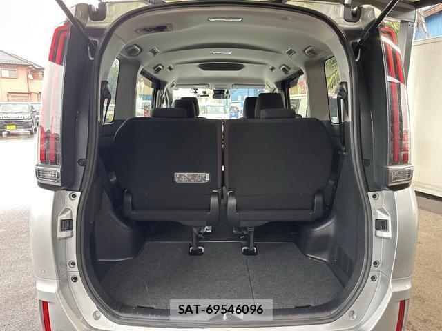 Toyota NOAH 2021-07 8815699-17