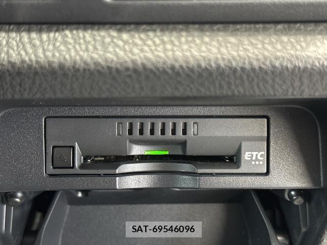 Toyota NOAH 2021-07 8815699-6