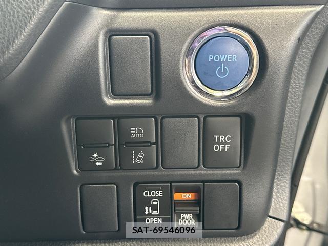 Toyota NOAH 2021-07 8815699-8