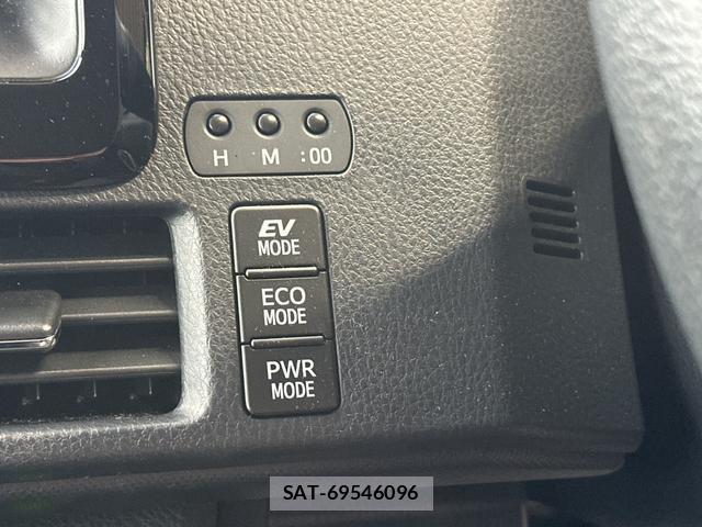Toyota NOAH 2021-07 8815699-9