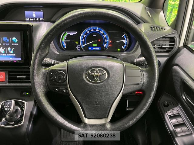 Toyota NOAH 2014-02 8815798-11