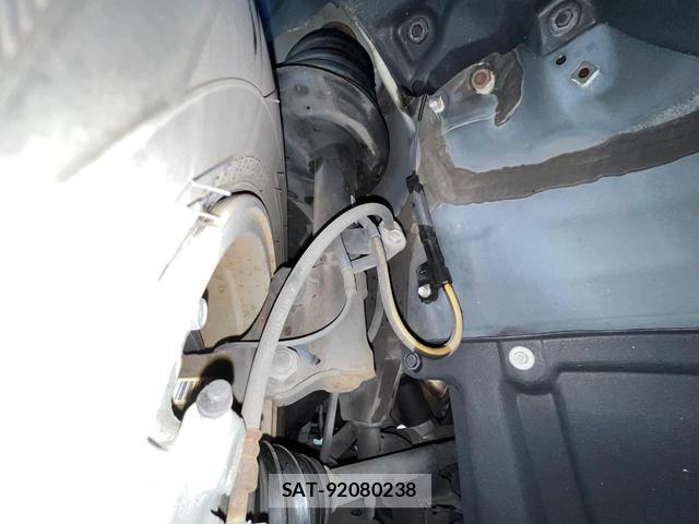 Toyota NOAH 2014-02 8815798-19