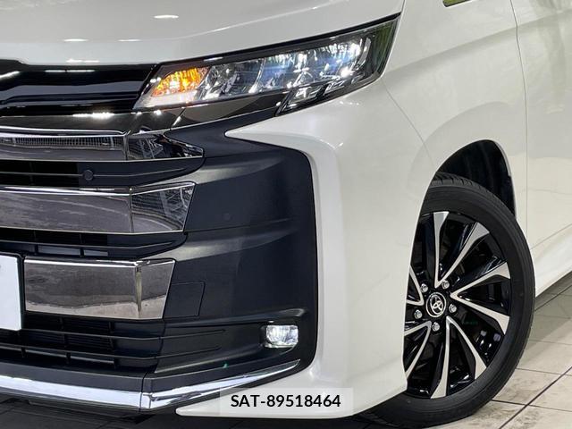 Toyota NOAH 2023-10 8815896-12