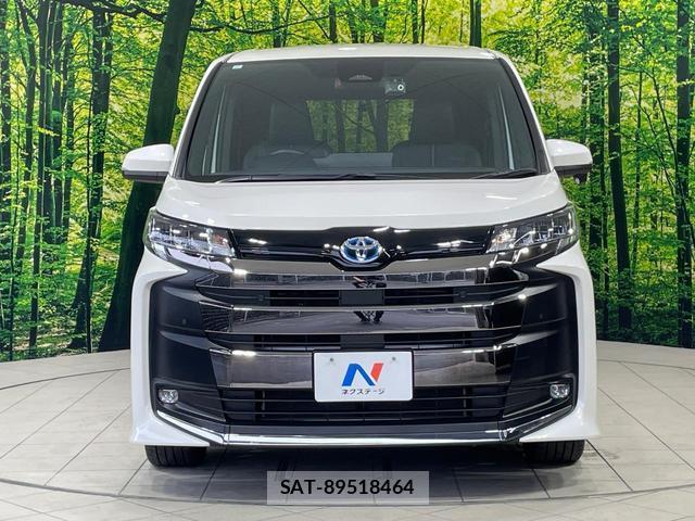 Toyota NOAH 2023-10 8815896-14