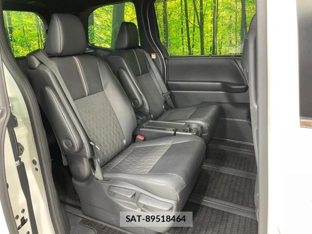 Toyota NOAH 2023-10 8815896-8