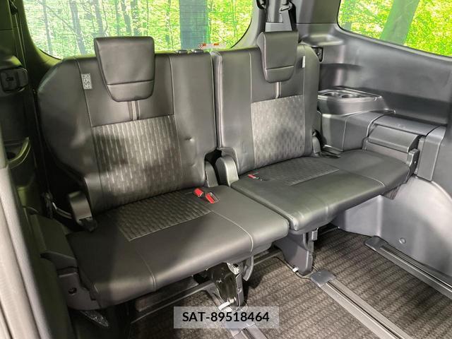 Toyota NOAH 2023-10 8815896-9