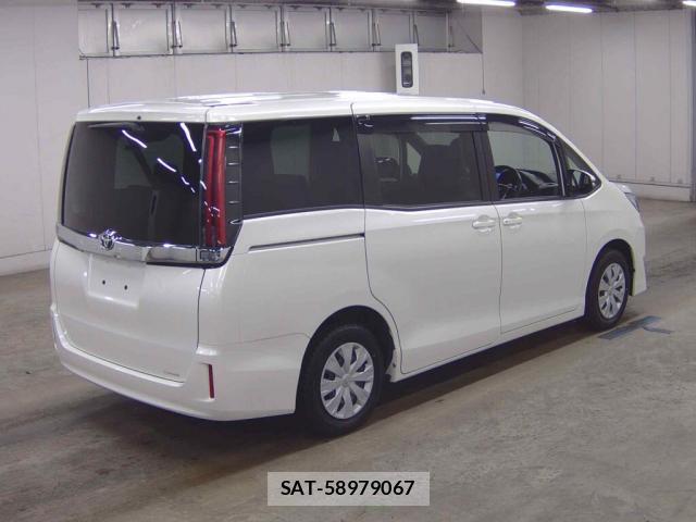 Toyota NOAH 2021-07 8815970-4