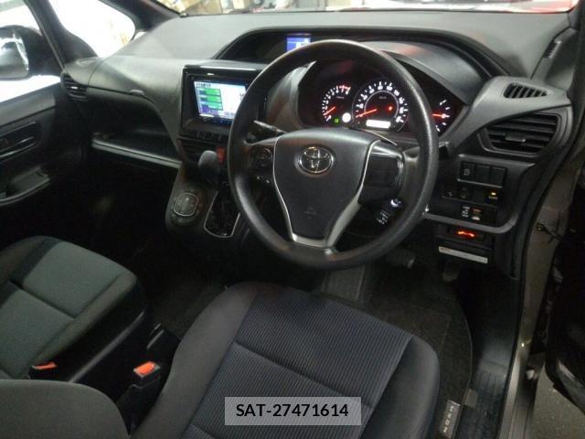 Toyota NOAH 2020-01 8815977-2