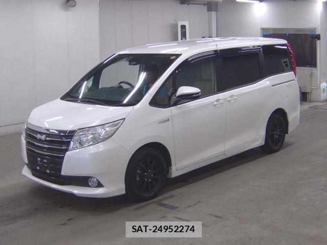 Toyota NOAH 2017-06 8815979-3