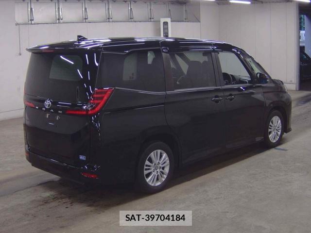 Toyota NOAH 2023-05 8815990-5