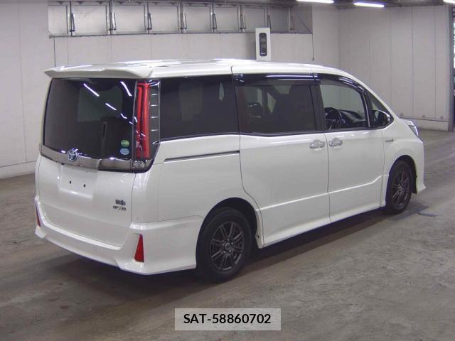 Toyota NOAH 2019-01 8816006-1