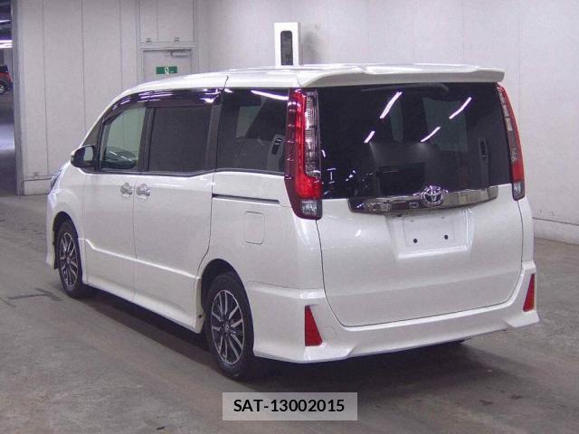 Toyota NOAH 2017-01 8816037-1