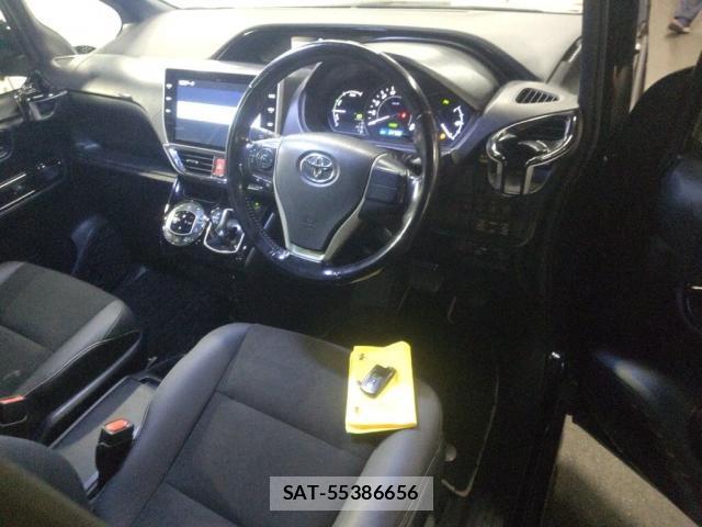 Toyota NOAH 2019-10 8816046-2