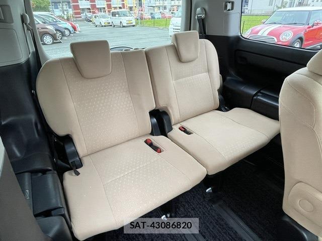 Toyota NOAH 2014-05 8816052-17