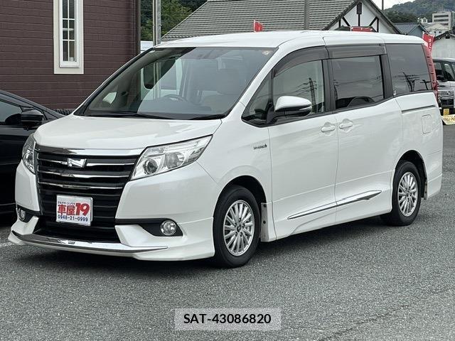 Toyota NOAH 2014-05 8816052-19