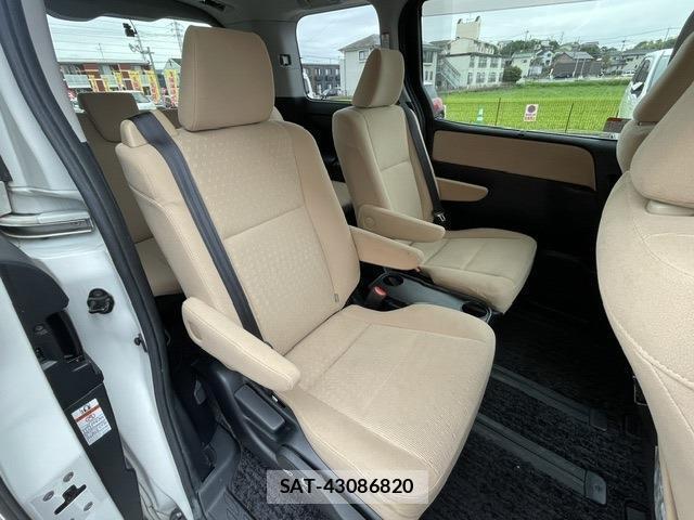 Toyota NOAH 2014-05 8816052-4
