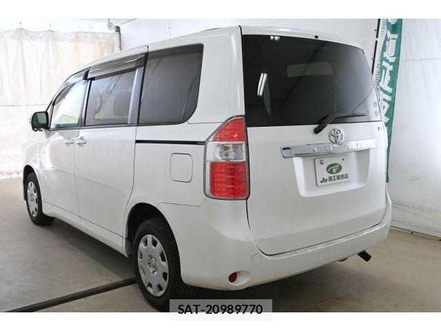 Toyota NOAH 2009-03 8816060-1
