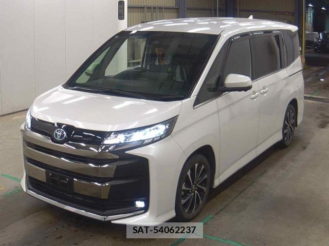 Toyota NOAH 2023-06 8816212-0