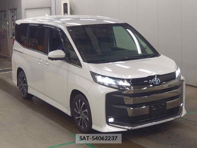 Toyota NOAH 2023-06 8816212-3