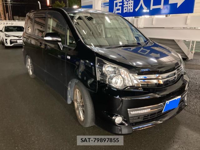 Toyota NOAH 2013-04 8816332-0