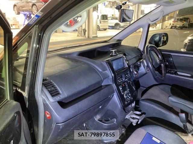 Toyota NOAH 2013-04 8816332-10