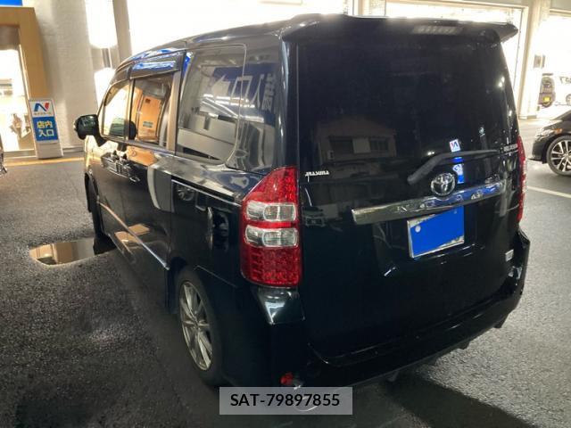 Toyota NOAH 2013-04 8816332-13