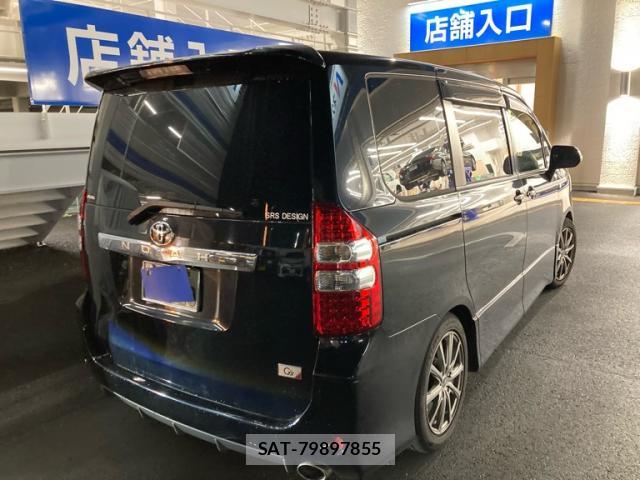 Toyota NOAH 2013-04 8816332-2